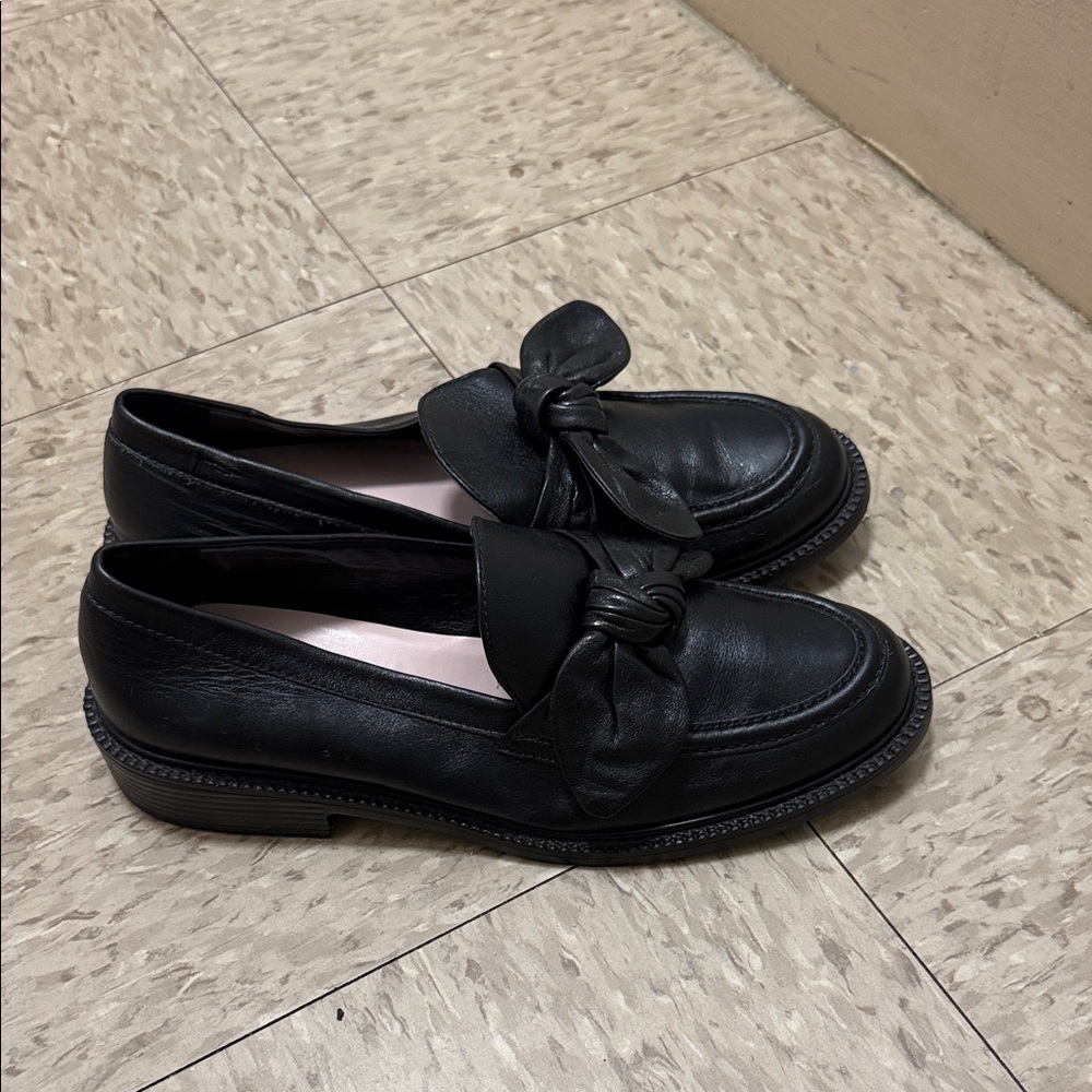 Ted Baker Elegant Black Loafers with Bow Detail - Picture 2 of 4